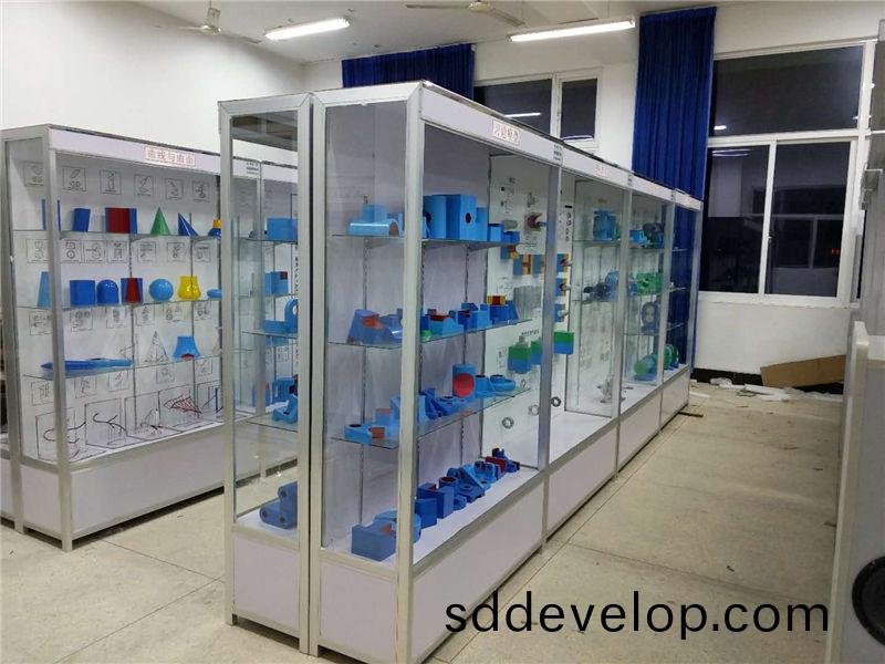 機(ji)械製圖實(shi)訓(xun)室(shi)