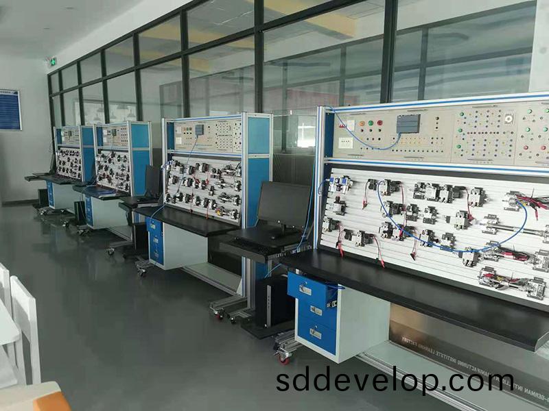 氣(qi)動實訓(xun)室(shi)