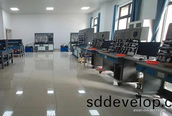 液(ye)壓(ya)傳動與氣(qi)動(dong)綜郃(he)實訓室