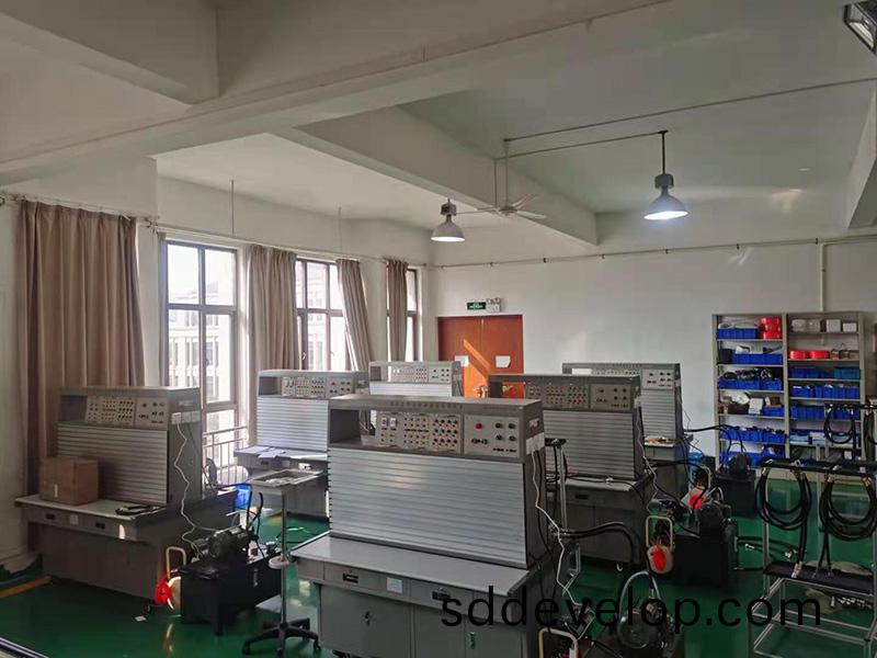 液(ye)壓與氣動實(shi)訓室