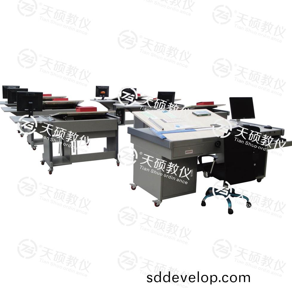 TSDH-1型(xing) 豪華(hua)型工(gong)程製(zhi)圖實(shi)訓室(shi)設(she)備