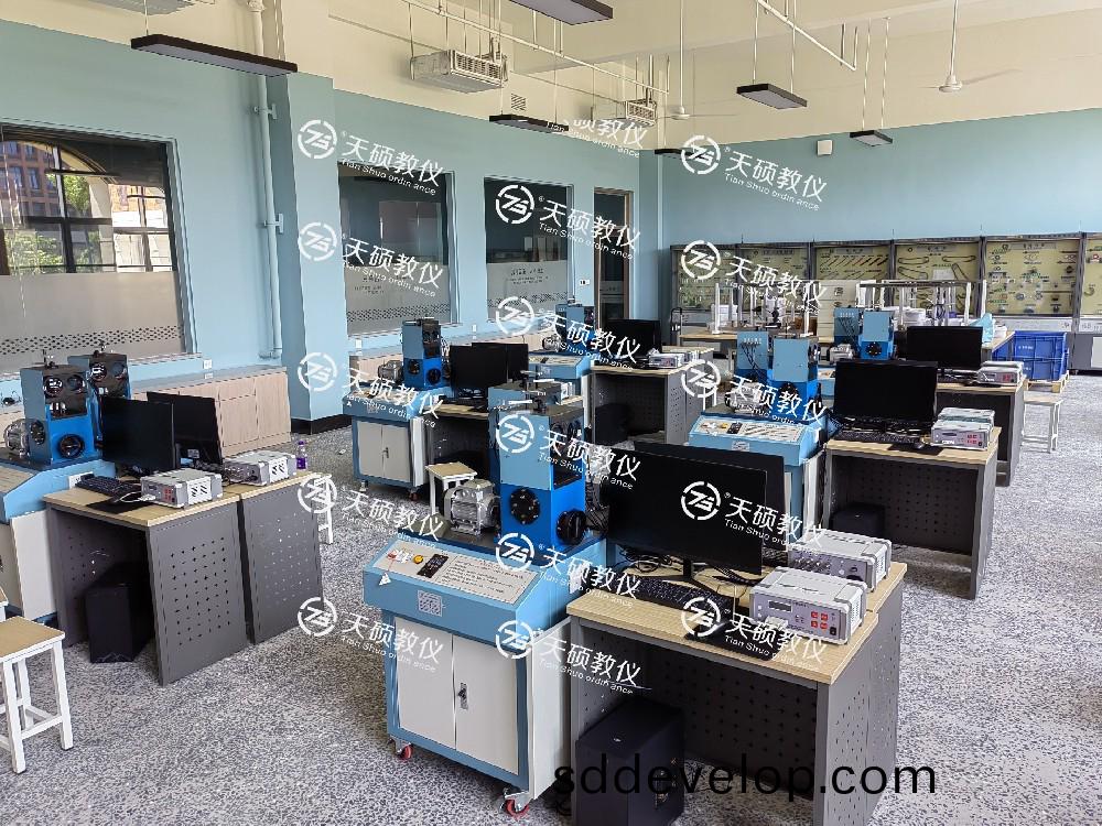 中(zhong)原科(ke)技(ji)學院(yuan)新校區理工(gong)學(xue)部實驗(yan)室建設(she)項(xiang)目 順利安(an)裝、調試(shi)、培訓(xun)、驗收通過