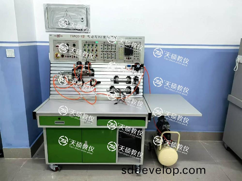 工業氣(qi)動(dong)實訓(xun)室順(shun)利(li)安(an)裝、調試(shi)、培訓(xun)、驗(yan)收(shou)通過(guo)！