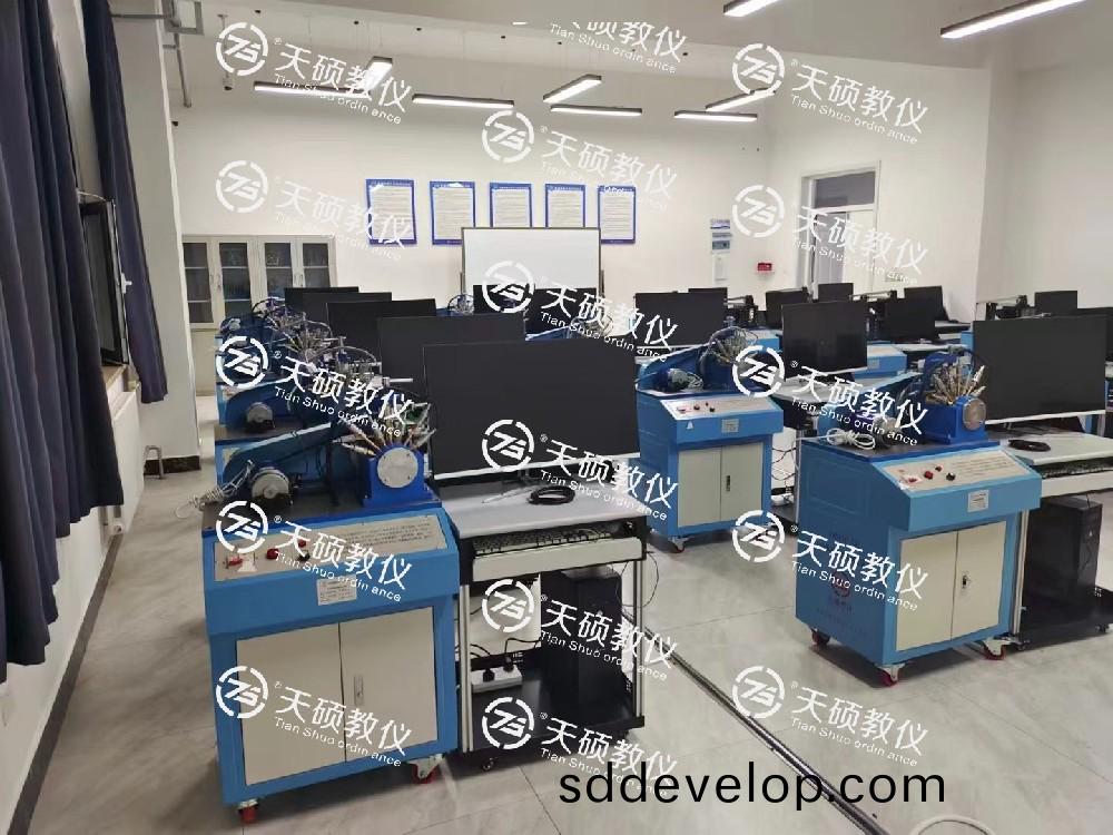 機械原(yuan)理實(shi)訓(xun)室